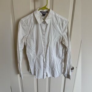 Eddie Bauer White Polka Dot Button-Up Shirt women’s M